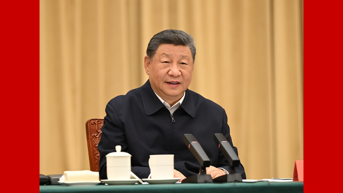 习近平听取新疆维吾尔自治区党委和政府工作汇报并发表重要讲话