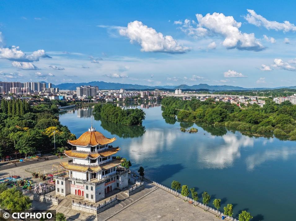 秋日城市风光